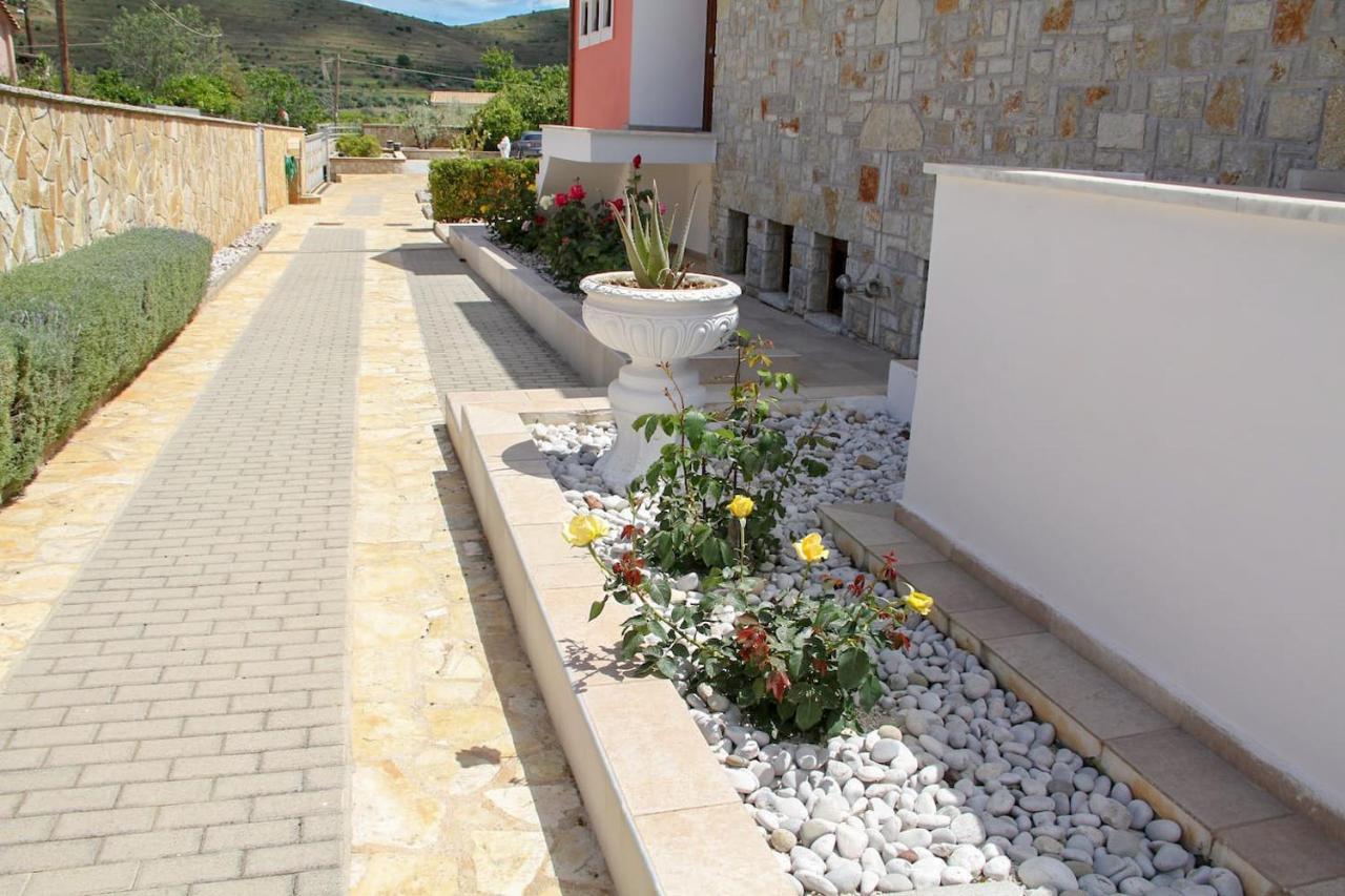 Apartment αριων Village &