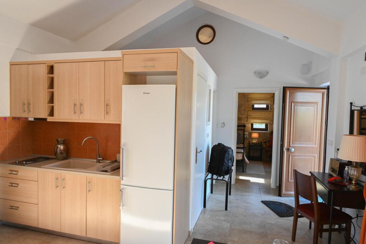 αριων Village & Apartment