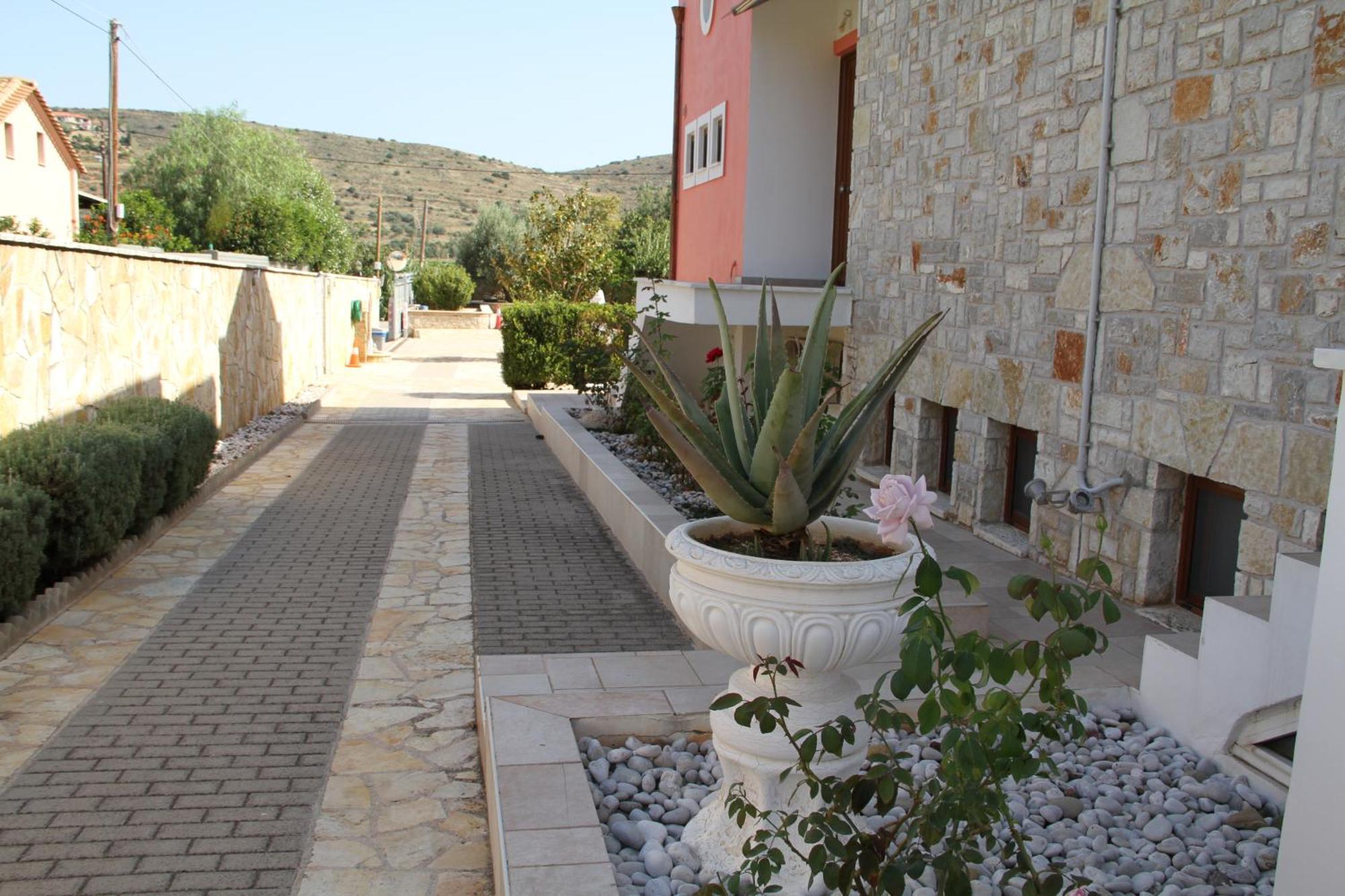 αριων Village & Apartment *